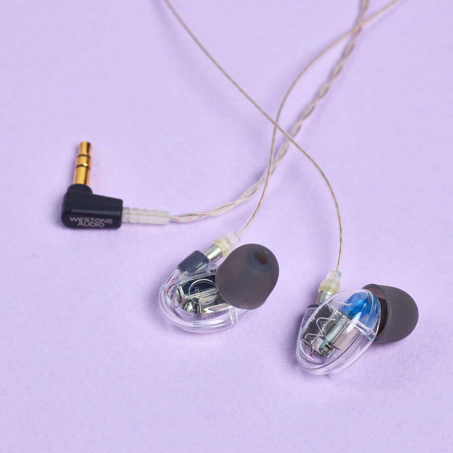 【2024年最新レビュー】MIX師がおすすめする音楽制作用イヤホン10選 | plug+（ぷらぷら）