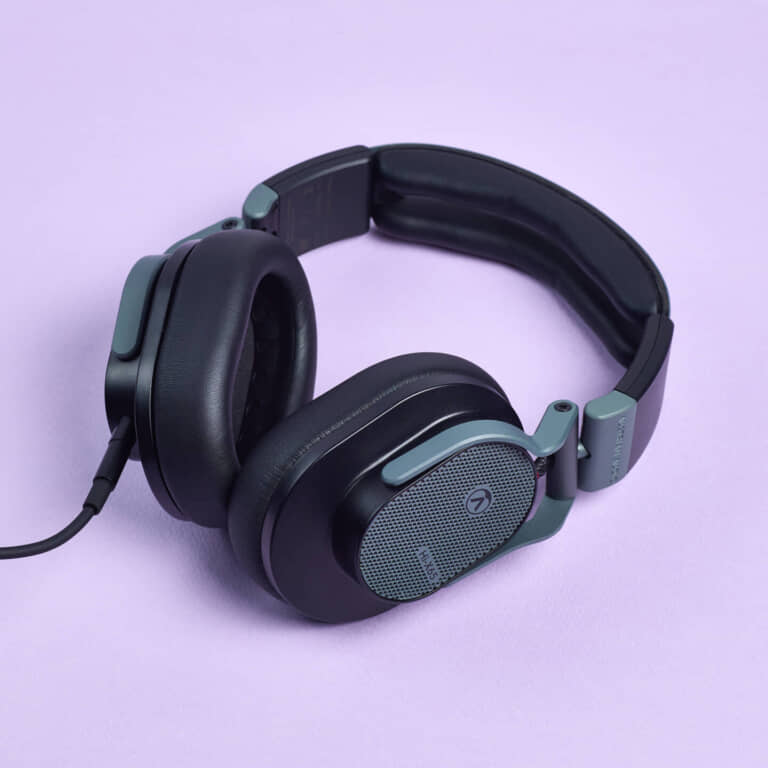 【2024年最新レビュー】MIX師がおすすめする音楽制作用ヘッドホン13選（＋3） | plug+（ぷらぷら）